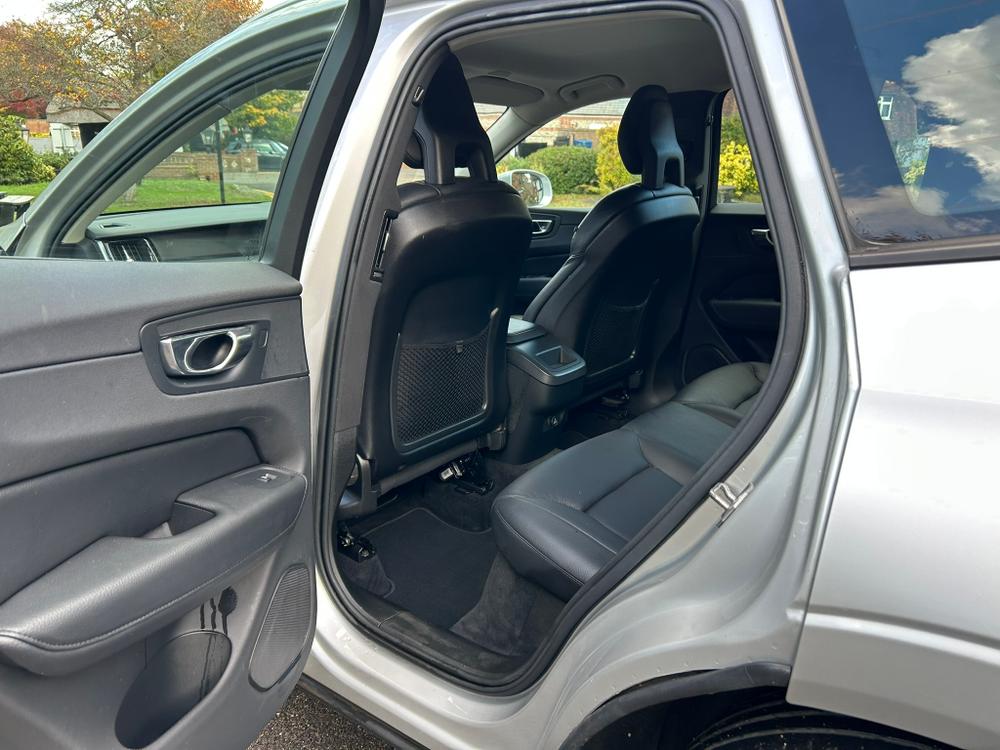 Used Volvo XC60 GY18DBO 31