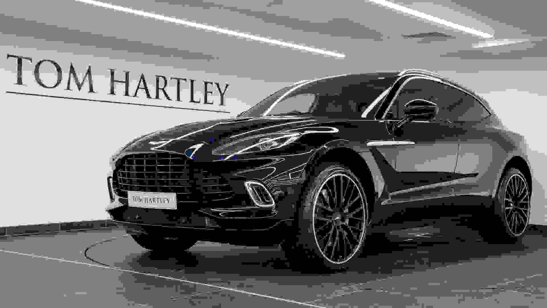 Aston Martin DBX Photo cf107088-3faa-4dbe-84ca-fde5fccb9388.jpg