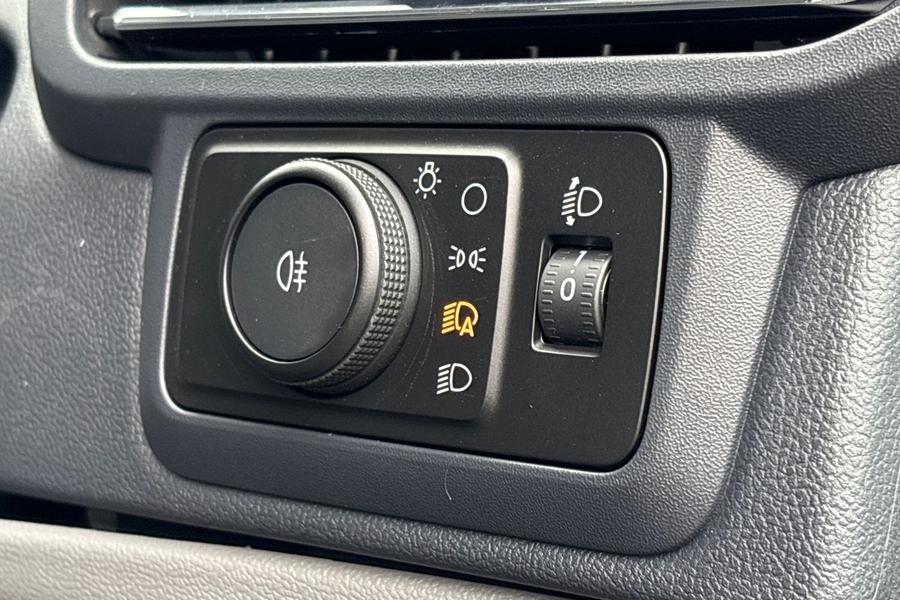Ford TRANSIT CUSTOM Photo cf159f31-5a96-4b35-b97d-31bb111fdda0.jpg