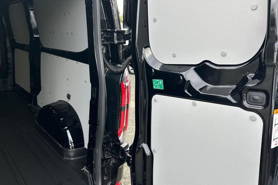 Ford TRANSIT CUSTOM Photo cf1dc53a-a9ff-481c-9247-09e27f6b91eb.jpg