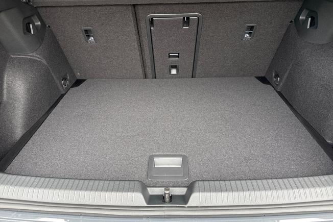 VOLKSWAGEN Golf Photo 12