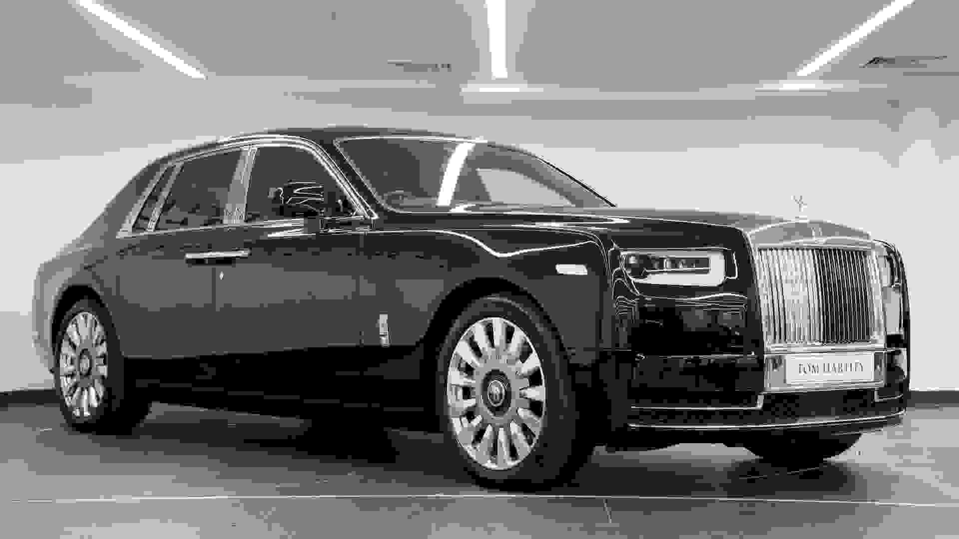 Rolls-Royce Phantom Photo cf200735-4a64-4bfb-8f21-ddfbb90dd7e5.jpg