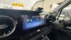 Mercedes-Benz Sprinter Photo 23