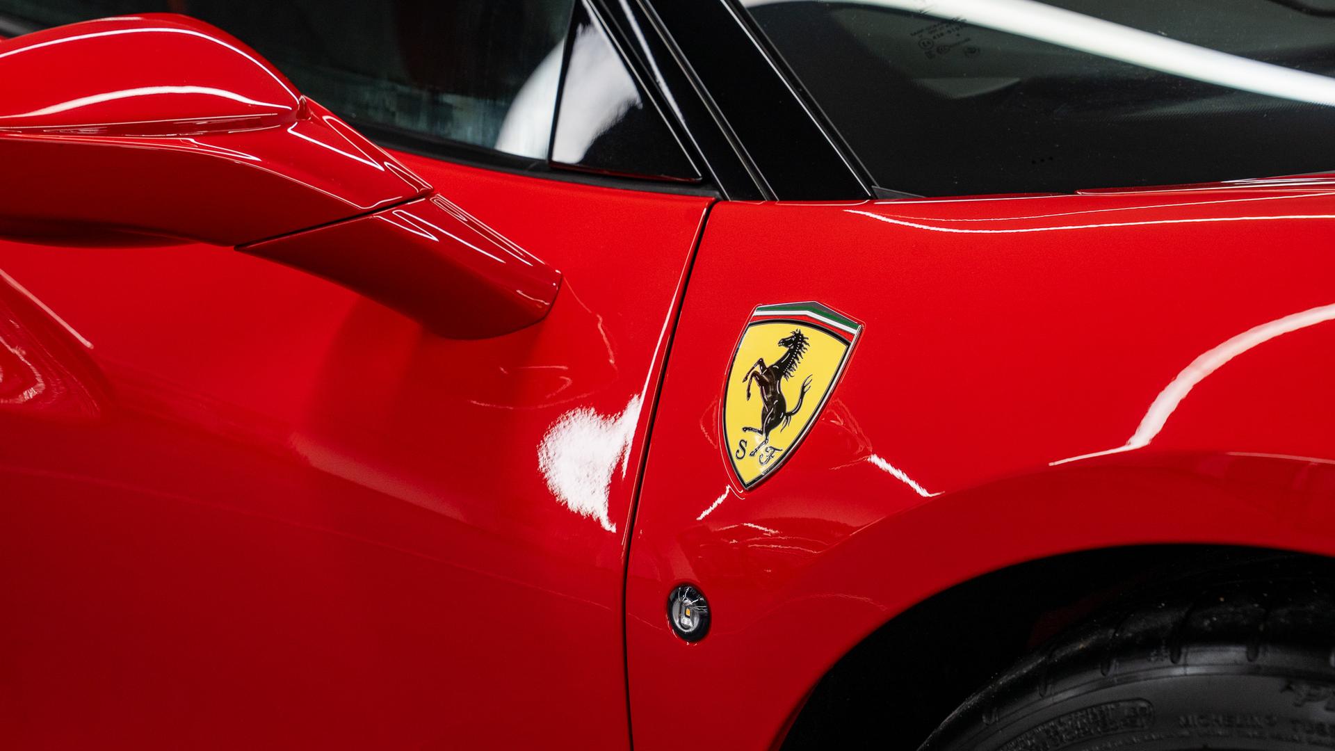 Ferrari F8 Photo cf409e60-1e54-4d14-a0b6-08db5d638181.jpg