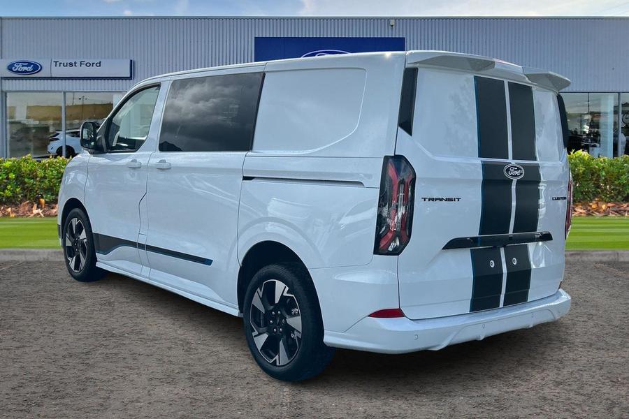 Ford TRANSIT CUSTOM Photo cf40c8b2-074c-4cf8-956f-33a1430bf29d.jpg
