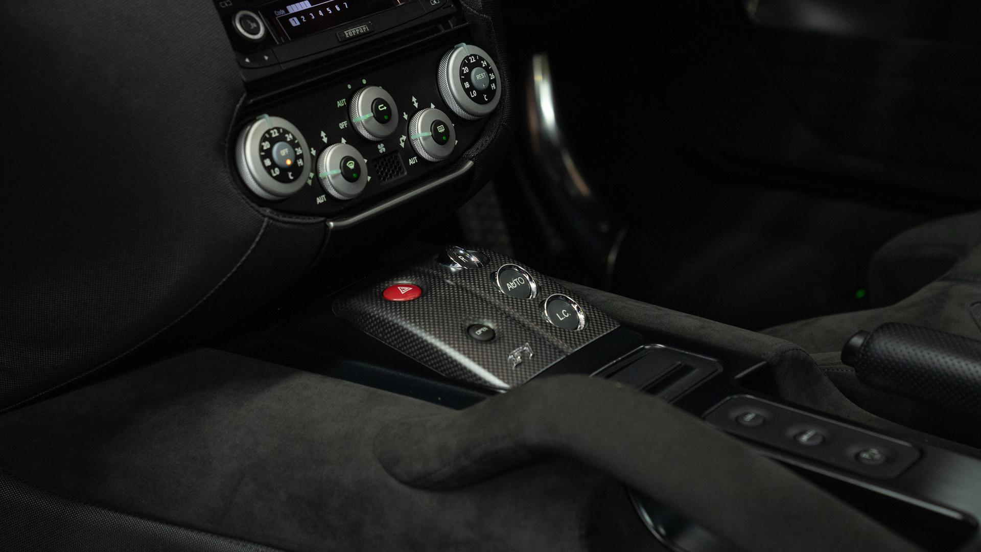 Ferrari 599 GTB Photo cf4de8cf-2351-4a88-bad0-90925ff815f2.jpg