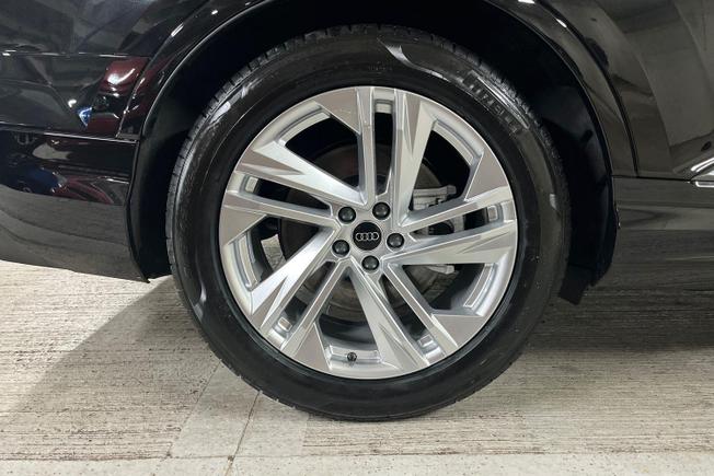 AUDI Q7 Photo 5