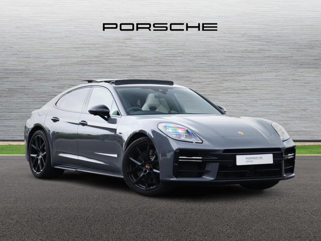 PORSCHE Panamera Photo 1