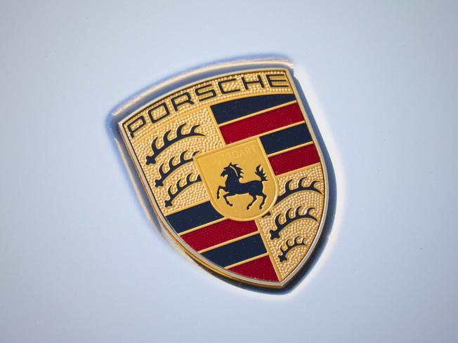 PORSCHE Taycan Photo 7
