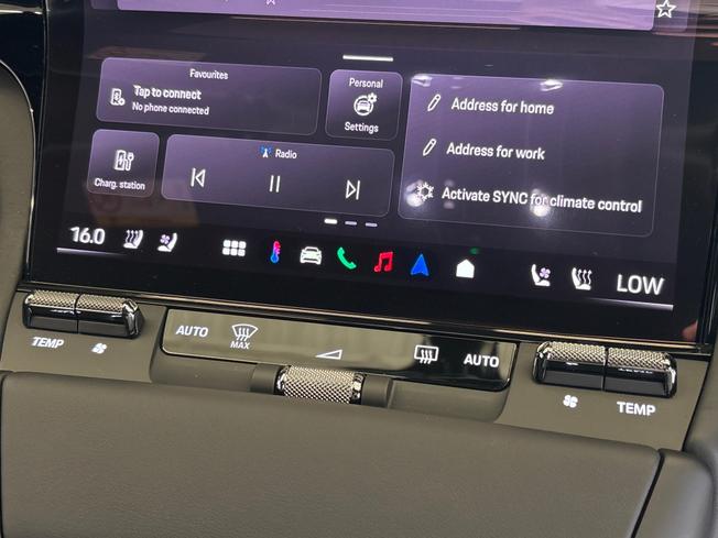 Porsche Cayenne Electric Photo 29