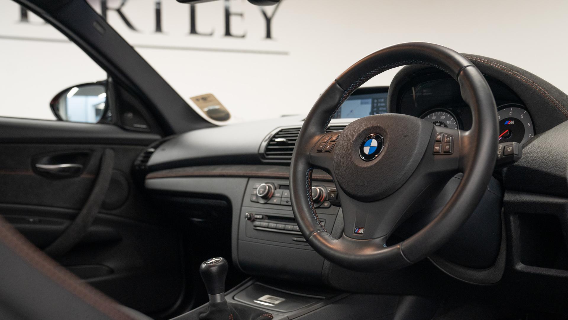 BMW 1M Photo cf82b0d1-d169-45aa-91e1-a3769450907c.jpg