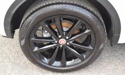 Jaguar E-PACE Photo 37