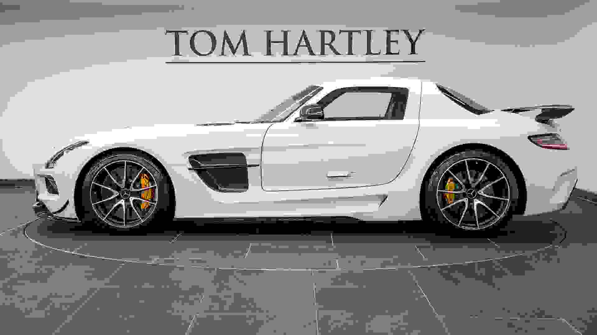Mercedes-Benz SLS AMG Photo cfa166e5-5dc6-41bb-be40-0d3b861da515.jpg