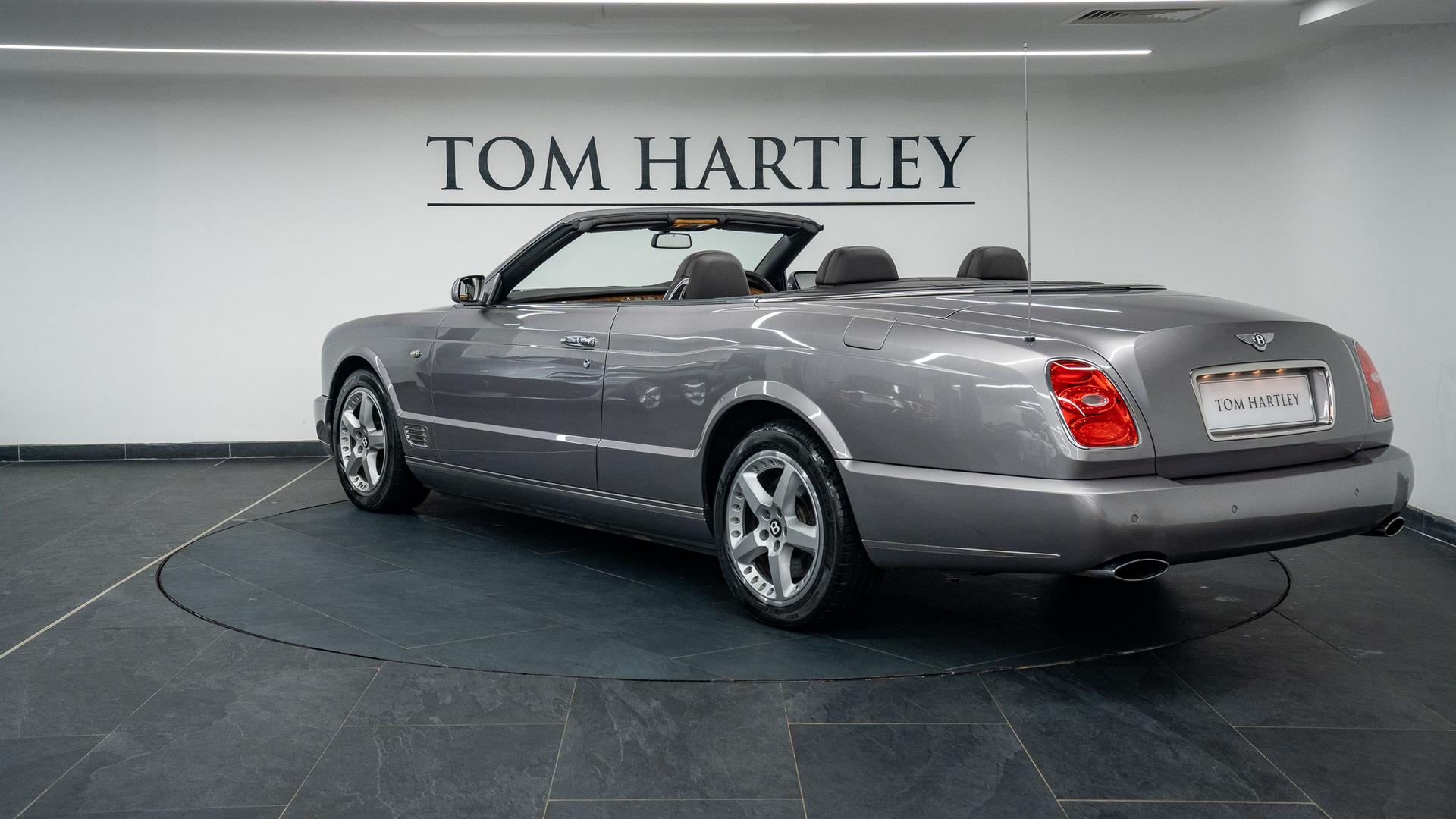 Bentley Azure Photo cfaf85e4-f3df-4bc1-9aa2-71a066d378ab.jpg