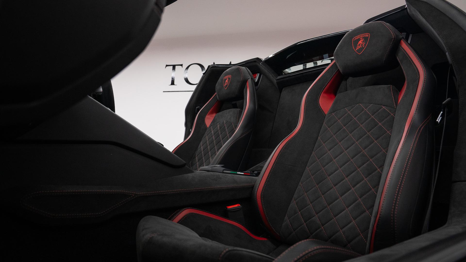 LAMBORGHINI Aventador Photo cfbaeb89-e74a-4a6b-b79b-cb3bbda8df78.jpg