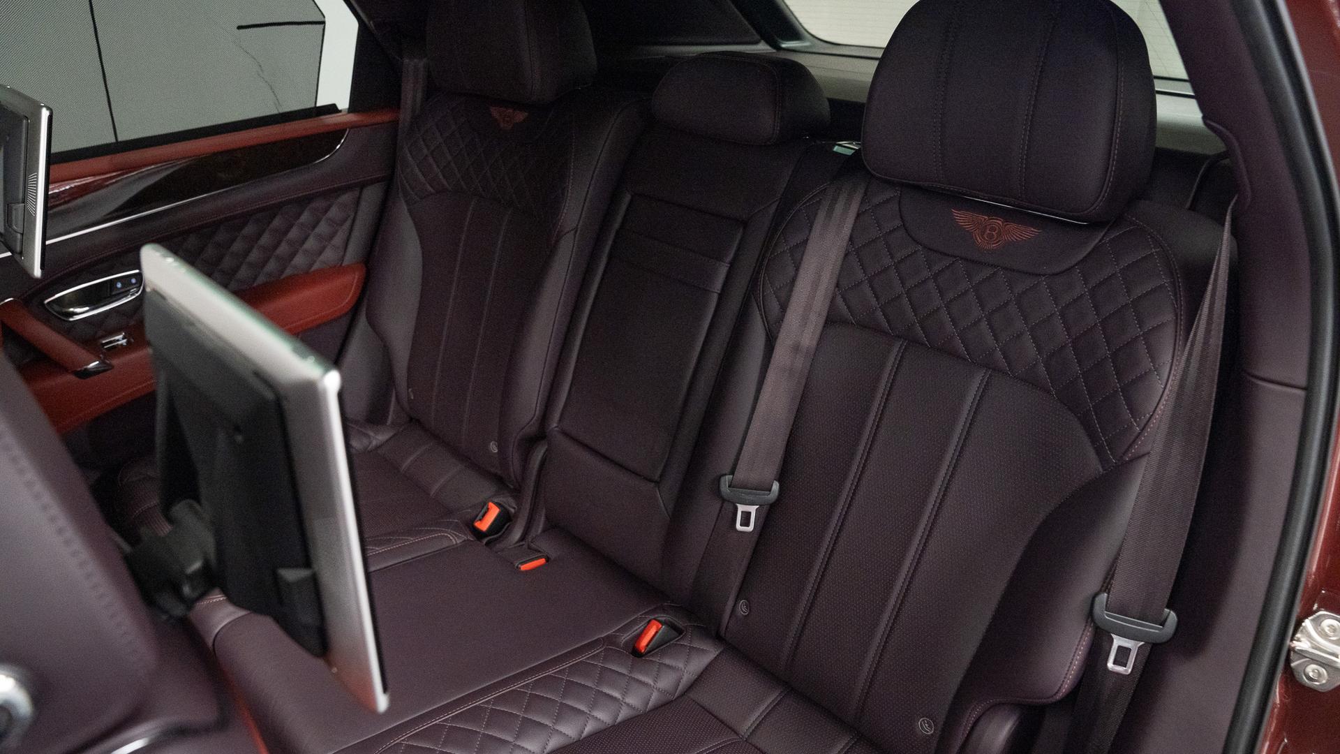 Bentley Bentayga Photo cfc16c95-8c51-4ea2-8bd7-8e0ab0089914.jpg