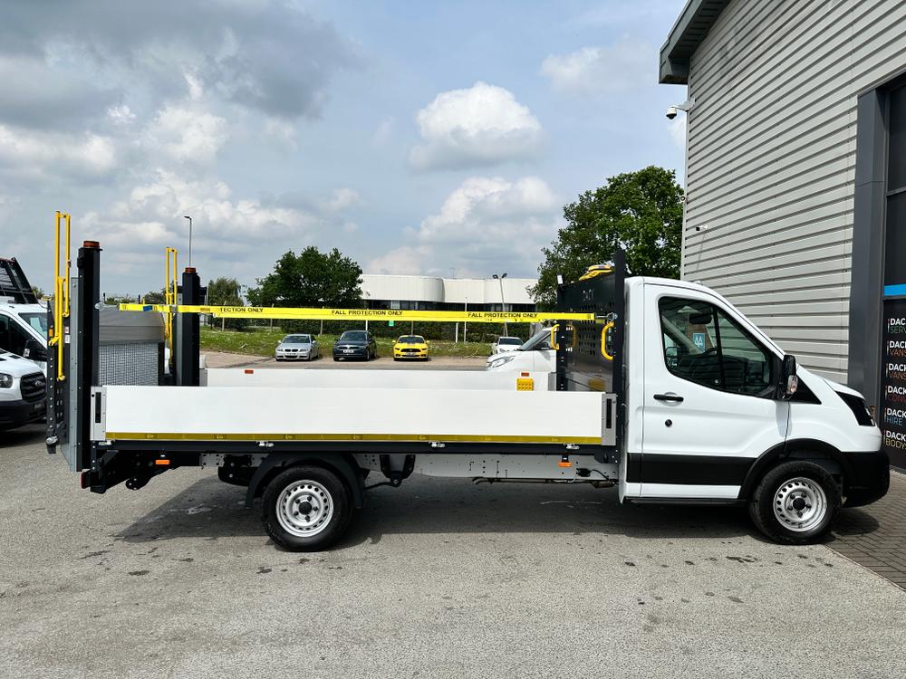 Ford Transit Photo cfcf9f93-3dce-4c5e-a5ab-71254816b663.jpg