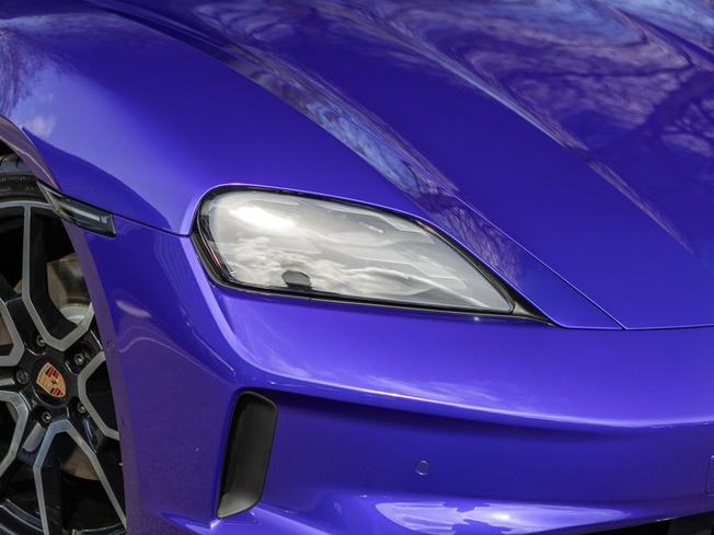 PORSCHE Taycan Photo 33