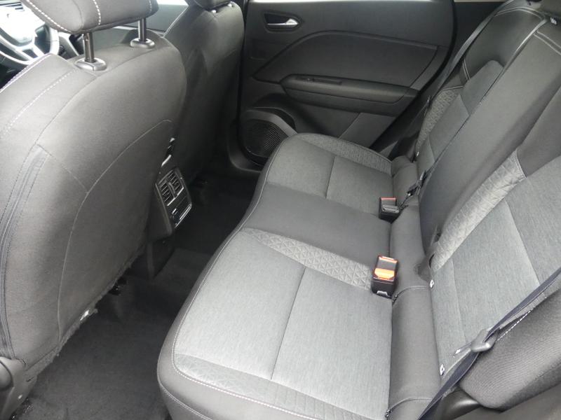 Renault Captur Photo cfeae7b2-d336-4079-9708-2de40463fb18.jpg
