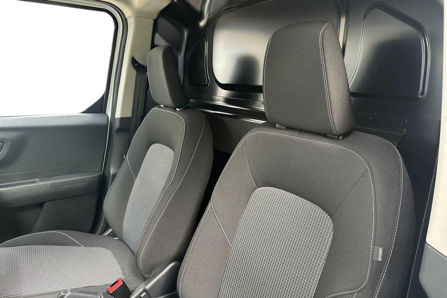 Ford TRANSIT COURIER Photo cfecdfda-c256-45a1-9d0d-a0a0fd222041.jpg