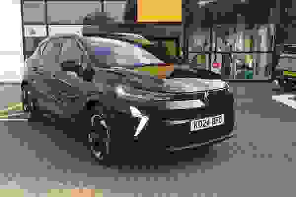 Used 2024 Renault Captur Hatchback Techno Black at Richard Sanders