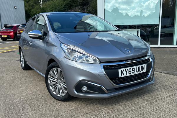 Used 2019 Peugeot 208 PURETECH S/S SIGNATURE at Richard Sanders