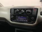 Volkswagen UP Photo 11