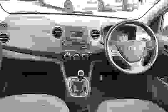 Hyundai i10 Photo cit-710be38e70bfc9a241b0b97796086fce80493944.jpg