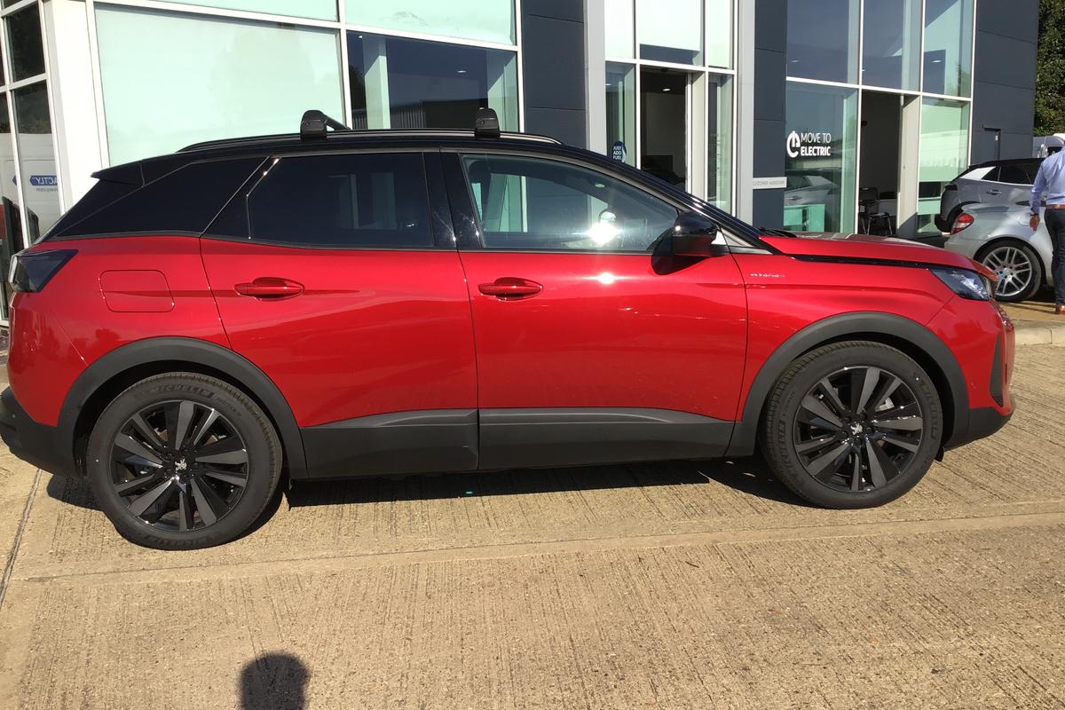 Used 2022 ULTIMATE RED Peugeot 3008 £32,995 Reserve Online Richard