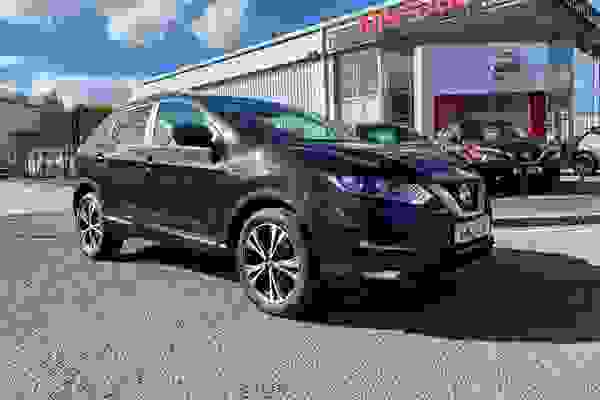 Used 2021 Nissan Qashqai 1.3 DIG-T (160ps) N-Connecta GLASS ROOF BLACK at Richard Sanders