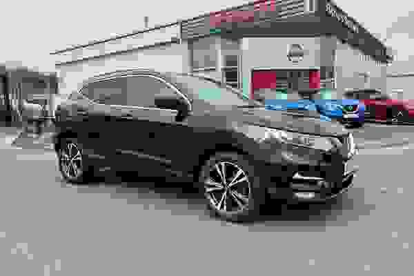 Used 2020 Nissan Qashqai 1.3 DIG-T (160ps) N-Connecta GLASS ROOF AUTO BLACK at Richard Sanders