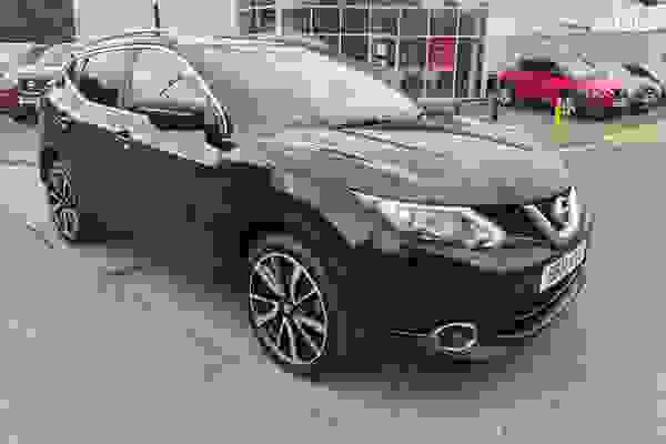 Used 2014 Nissan QASHQAI TEKNA DIG-T BLACK at Richard Sanders