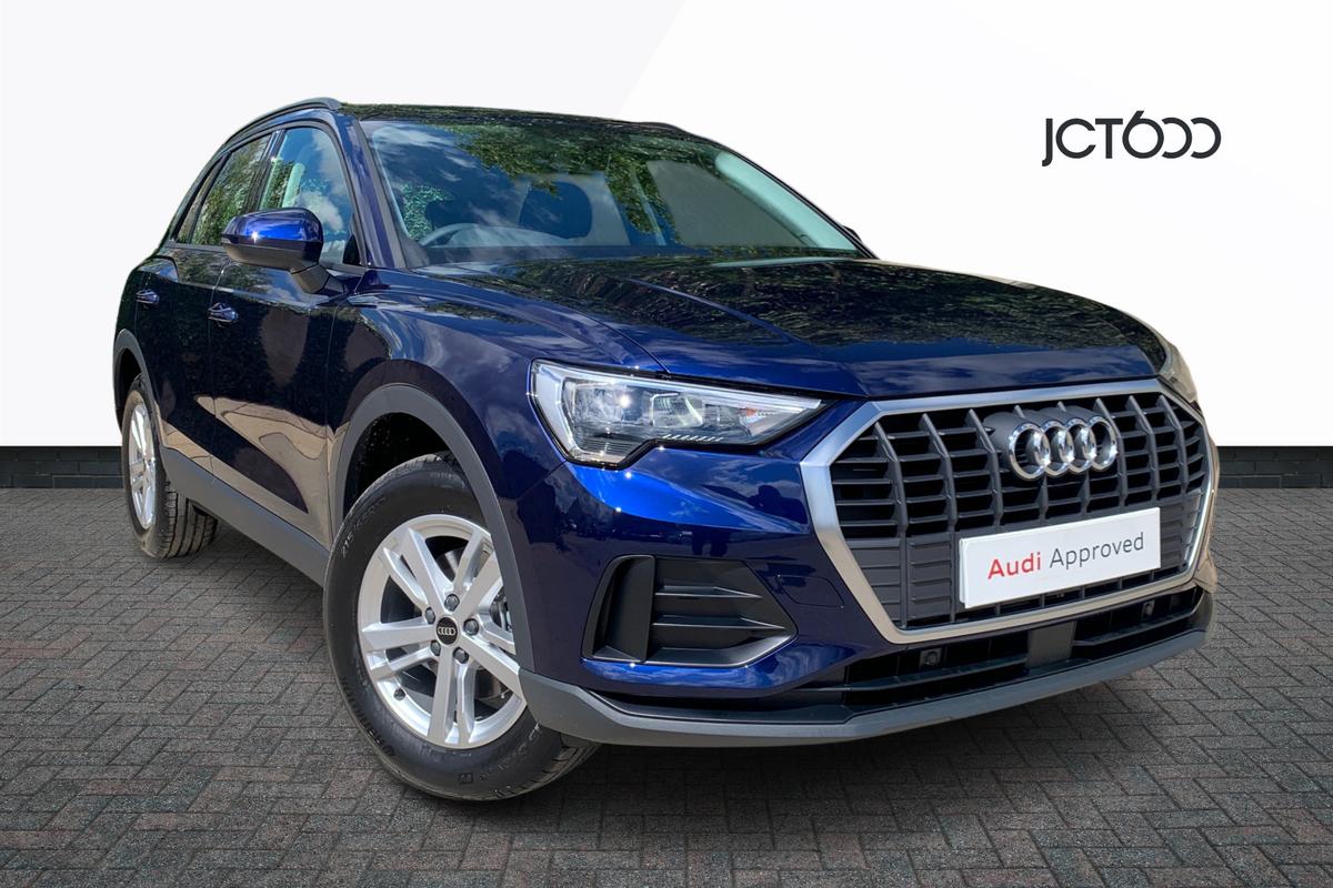 2022 Audi Q3 35 TFSI Technik 5dr £29,500 4,999 miles Navarra blue