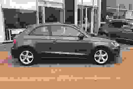 Audi A1 Photo cit-c74df0267526bf1146431a8a393d755b71e7277b.jpg