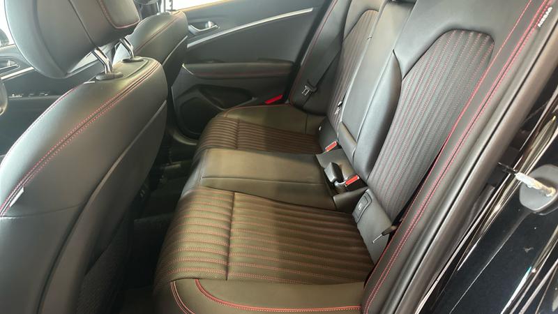 Genesis G70 Photo cohere-00f437daba0cb838e7c5482e3de801839b38e561.jpg