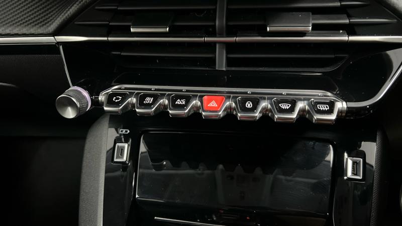 Peugeot 208 Photo cohere-014b48547a343610f279d642b1d88b81caec4b63.jpg