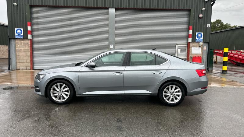 Skoda SUPERB Photo cohere-01992f005cc3e1b2f49bacd2cc19242e922b0f03.jpg