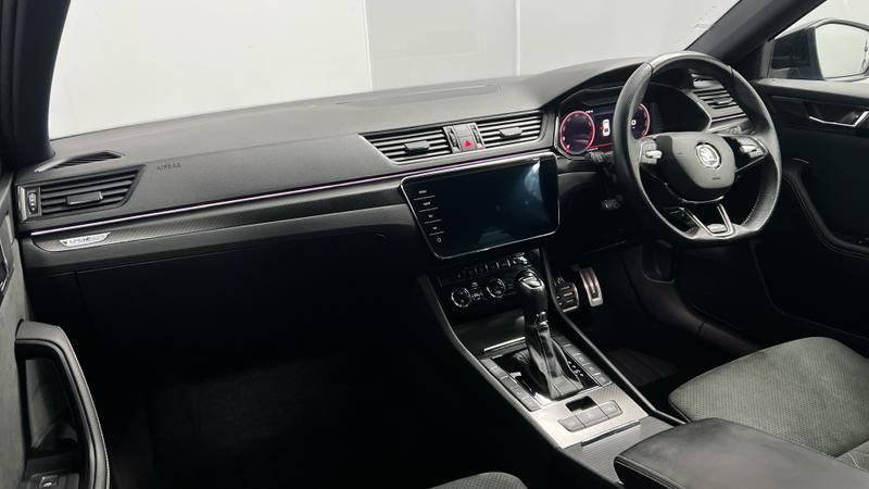 Skoda SUPERB Photo cohere-02b30ca231c19fc11b46d2a501bf5898967ab1a6.jpg