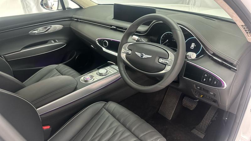 Genesis GV70 Photo cohere-038baf1b6fbf7c25e91c6e614606668065ff06ae.jpg