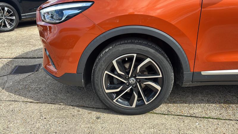 MG ZS Photo cohere-039d3e5fc7214e475580b2ecd49d934a3599662f.jpg