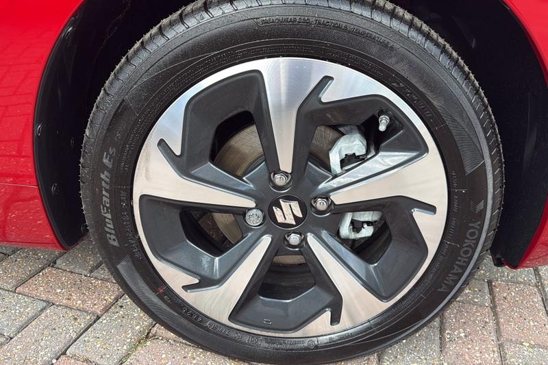Suzuki SWIFT Photo cohere-053ca403a9e57fd42f2481f005f2e24d7b4de3d4.jpg