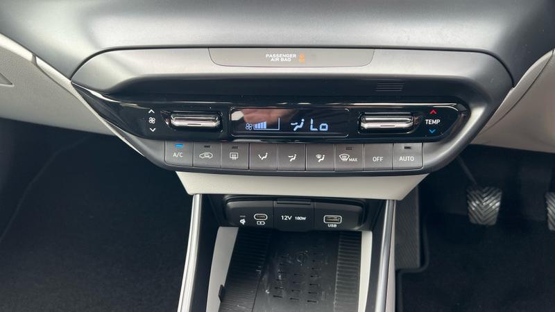 Hyundai i20 Photo cohere-055444c6a08370d79f0e79d3de10f93772af3050.jpg