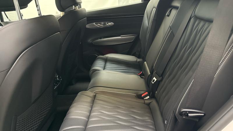 Genesis GV70 Photo cohere-061c61814f49f460072b59d54c3962b6f39e2c48.jpg