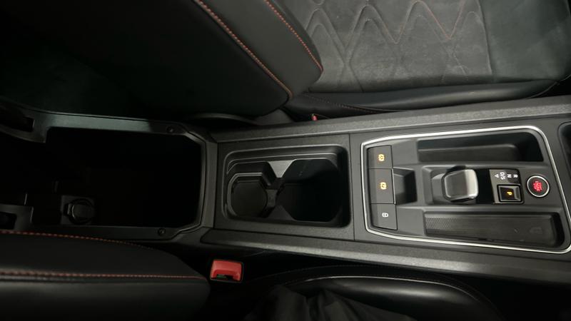 SEAT LEON Photo cohere-075a7d8d3ab3843f53201c507a7aaf047220f1a7.jpg