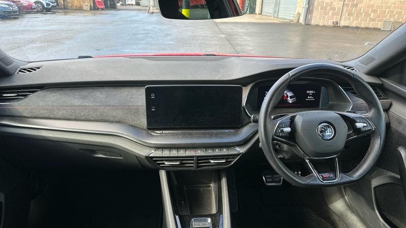 Skoda OCTAVIA Photo cohere-07e89a1daafefa71716bd6bf0ec4125bddfbcec6.jpg