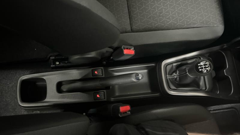 Suzuki SWIFT Photo cohere-08f9aae34ca89462d6d999fdce28f502049a4900.jpg