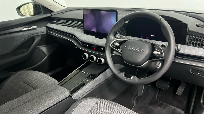 Skoda SUPERB Photo cohere-0963467a9f670cdd242f181afc655e61240d75c9.jpg