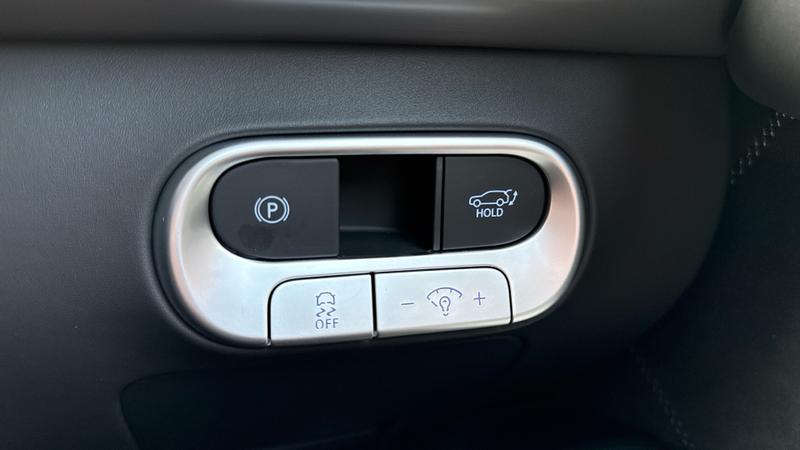 Genesis GV60 Photo cohere-09b65551bcfe76d3b114007a86cfd5050e59a8d2.jpg
