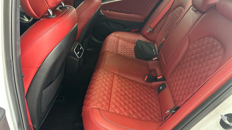 Genesis G70 Photo cohere-09bf42fb1bf53e4ac294c12ed6e03d9d7587868c.jpg