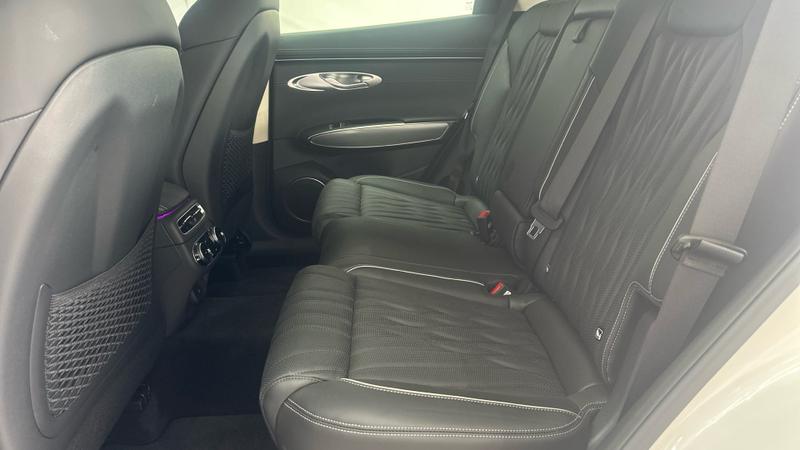 Genesis GV70 Photo cohere-09c552e2026eb522be38ebf3dbf90d3eb97464f8.jpg